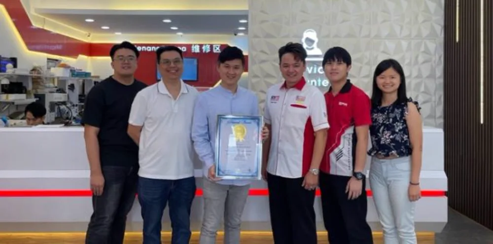 SPR recognised by the Malaysia Book of Records as the first smartphone repair centre franchise